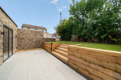 undefined, Mount Pleasant, Effingham, KT24