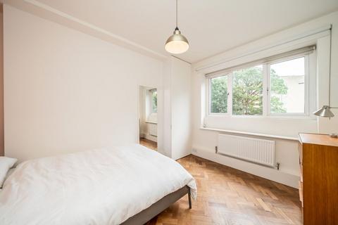 3 bedroom flat for sale, Bamborough Gardens, London W12