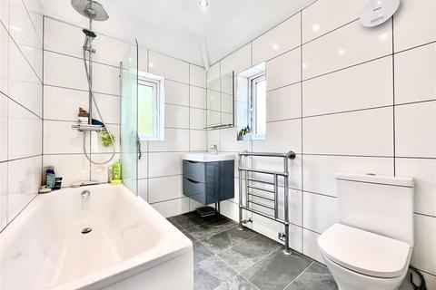 61 The Vale, Hounslow, TW5 9HS