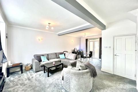 61 The Vale, Hounslow, TW5 9HS