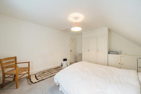 1 bedroom flat for sale, Werter Road, London, SW15