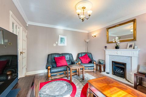 3 bedroom end of terrace house for sale, Regency Green, Southend-on-sea, SS2