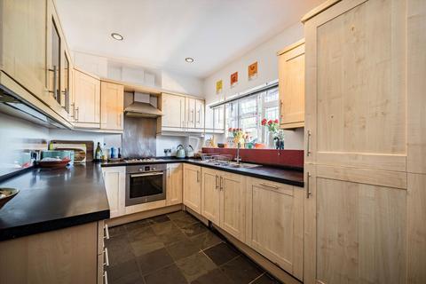 undefined, Queens Road, Weybridge KT13