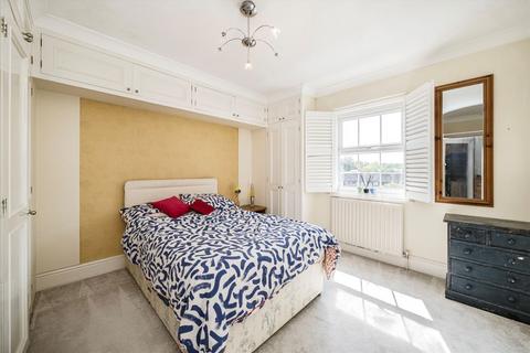 undefined, Queens Road, Weybridge KT13