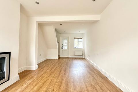 2 bedroom terraced house for sale, Station Road, Buckingham MK18