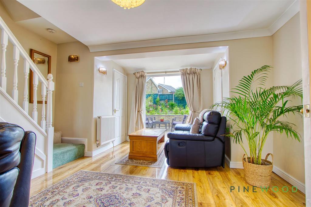 Lounge/Family Room