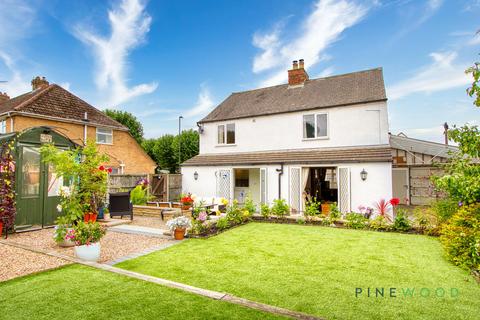 The Green, Chesterfield S41