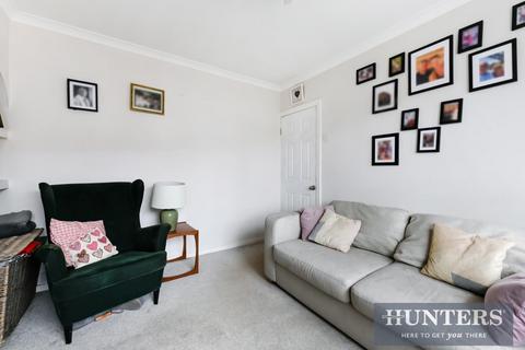 3 bedroom terraced house for sale, Delcombe Avenue