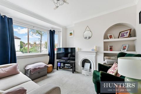 3 bedroom terraced house for sale, Delcombe Avenue