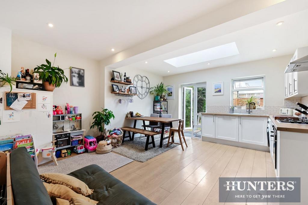 DELCOMBE AVENUE, -21.jpg