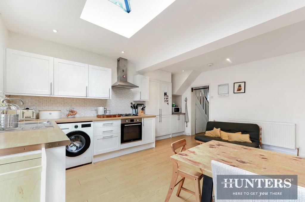 DELCOMBE AVENUE, -27.jpg