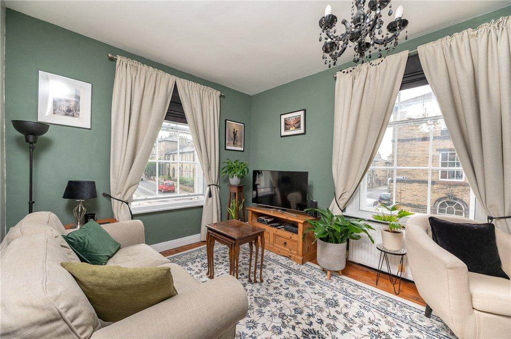 Bedroom/Living Room