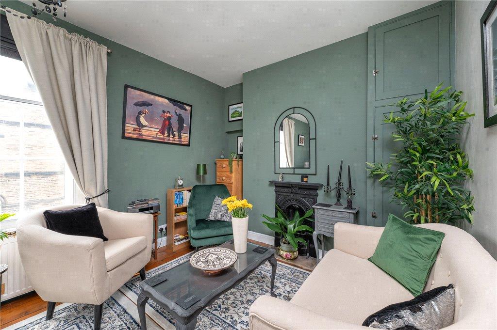 Bedroom/Living Room