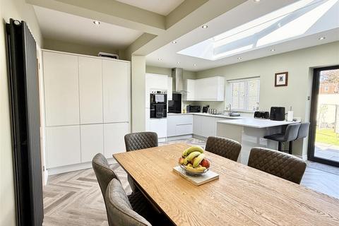 3 bedroom semi-detached house for sale, Astley Crescent, Halesowen