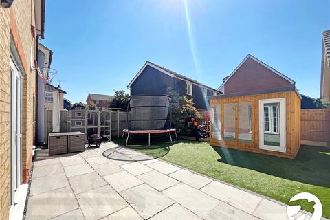 6 bedroom semi-detached house for sale, Raite Green, Sittingbourne, Kent, ME10