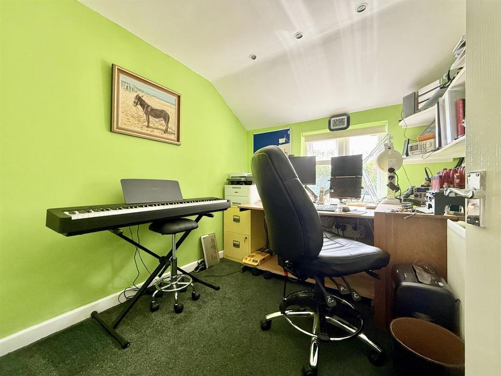 Bedroom3.jpg