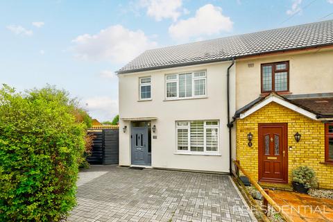 20 Crossfields, Loughton, IG10 3PY