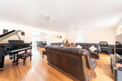 6 bedroom detached house for sale, Bromham Road, Biddenham, Bedfordshire, MK40