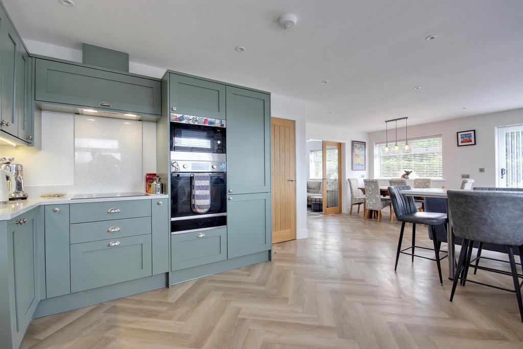 Living dining kitchen
