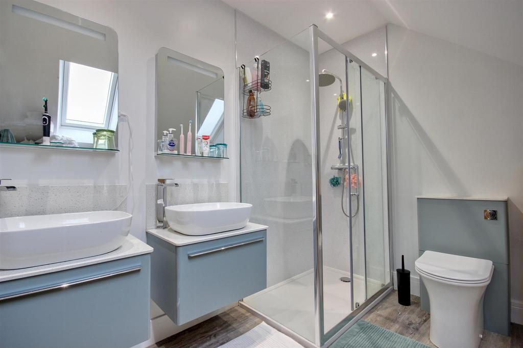 En suite shower room