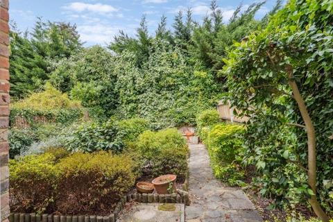 3 bedroom townhouse for sale, Mansard Close, Pinner