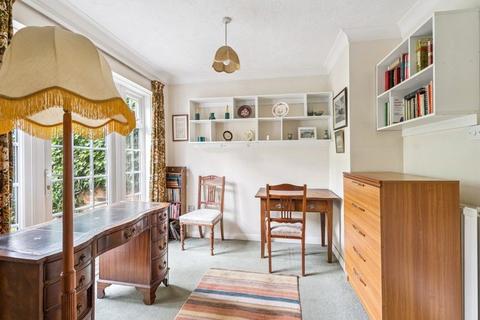 3 bedroom townhouse for sale, Mansard Close, Pinner