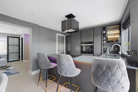 2 bedroom semi-detached house for sale, Hillshaw Crescent, Rochester, ME2