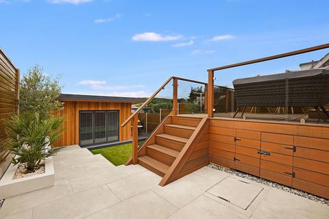 45 Hillshaw Crescent, Rochester, ME2 2PT