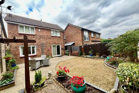 undefined, Sunridge Close, Newport Pagnell