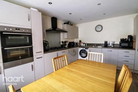 4 bedroom detached house for sale, Step Stones, Swindon
