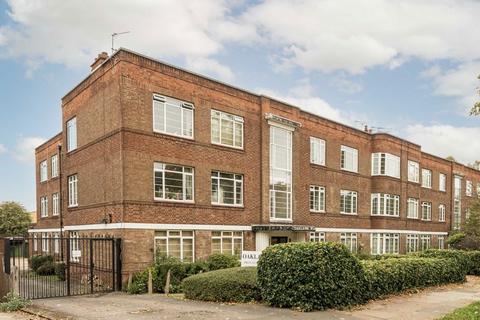 3 bedroom flat for sale, Argyle Road, London W13
