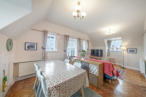 2 bedroom apartment for sale, Arcade House, London NW11