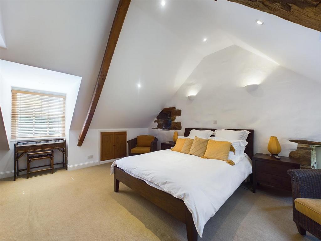 CAM02009 G0-PR0050-STILL009.jpg