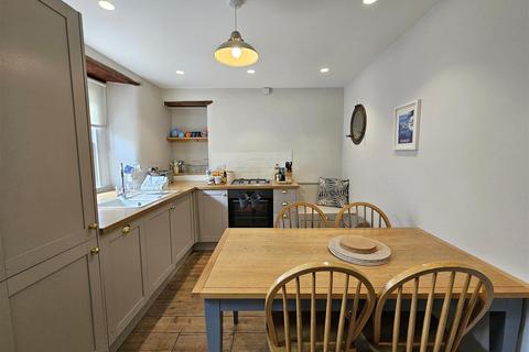 2 Union Place, Fowey, PL23 1BY