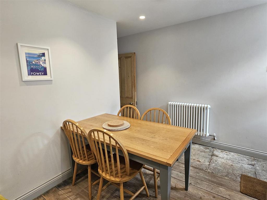 Kitchen dining room