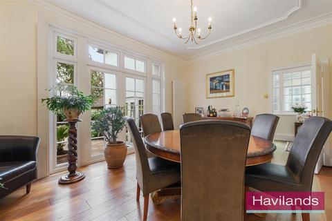 44 Elm Park Road, London, N21 2HS