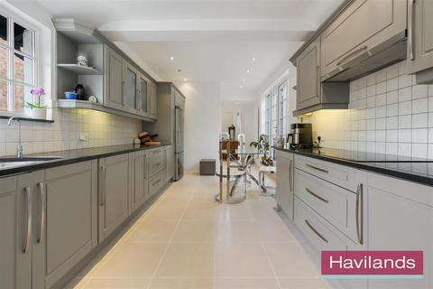 44 Elm Park Road, London, N21 2HS