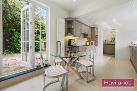 44 Elm Park Road, London, N21 2HS