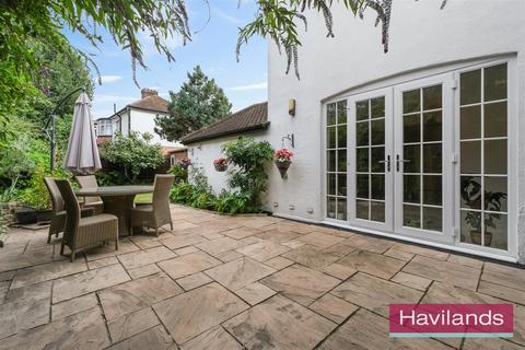 44 Elm Park Road, London, N21 2HS