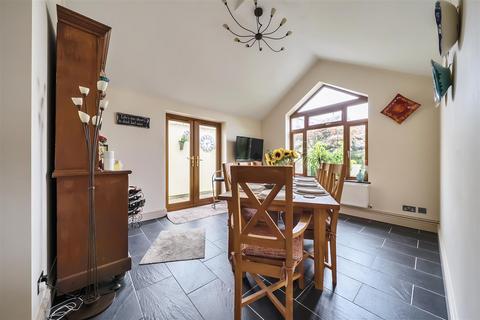 8 Heol Nant Bran, Birchgrove, Swansea, SA7 9LS