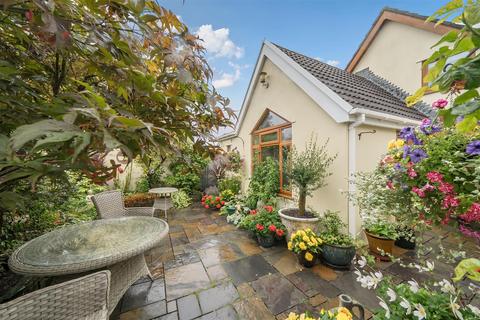 8 Heol Nant Bran, Birchgrove, Swansea, SA7 9LS