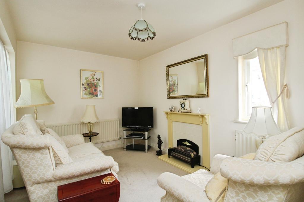 Pbox-living room-325576.JPG