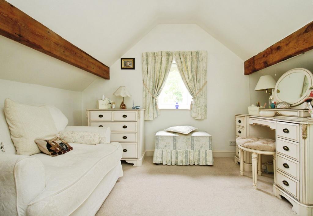 Pbox-bedroom-325576.JPG