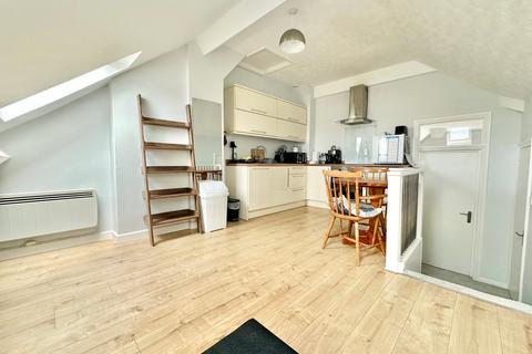 2 bedroom flat for sale, Egerton Road, Bexhill-on-Sea, TN39