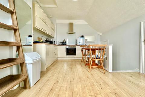 2 bedroom flat for sale, Egerton Road, Bexhill-on-Sea, TN39