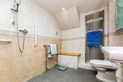 Apple House, 7 Middlewood Hall Doncaster Road, Darfield, Barnsley, S73 9HQ