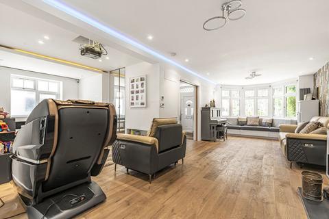 4 bedroom semi-detached house for sale, Brooklands Road, Weybridge KT13