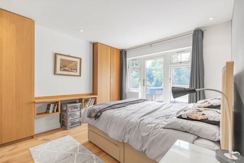 4 bedroom semi-detached house for sale, Brooklands Road, Weybridge KT13