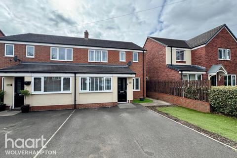 3 bedroom semi-detached house to rent, Greenheath Road, Cannock