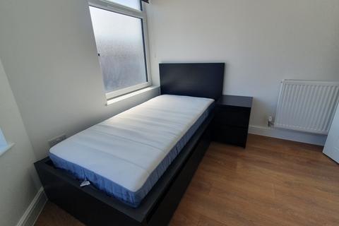 1 bedroom in a house share to rent, Broadway, Broadway, Cardiff, CF24